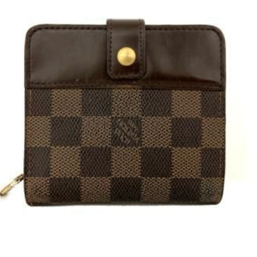 Louis Vuitton Damier Compact Wallet